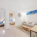 Casa Ariston - 10 Passi Dal Teatro- Free Wifi アパート サンレモ